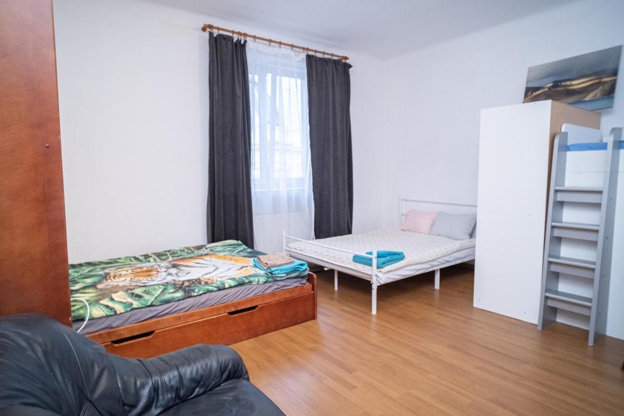 Apartment 5 Near Metro Politechnika Dnf Warschau